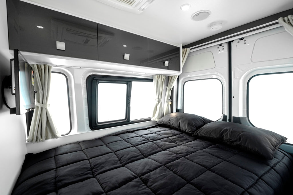 WINNEBAGO BONDI 2S (Fixed Bed)