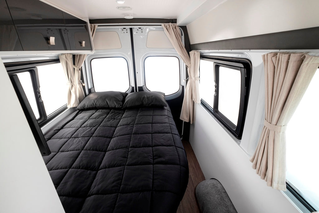 WINNEBAGO BONDI 2S (Fixed Bed)