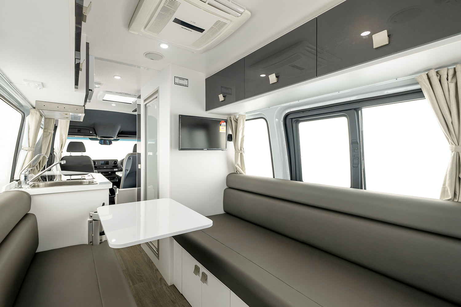 WINNEBAGO BONDI 4S