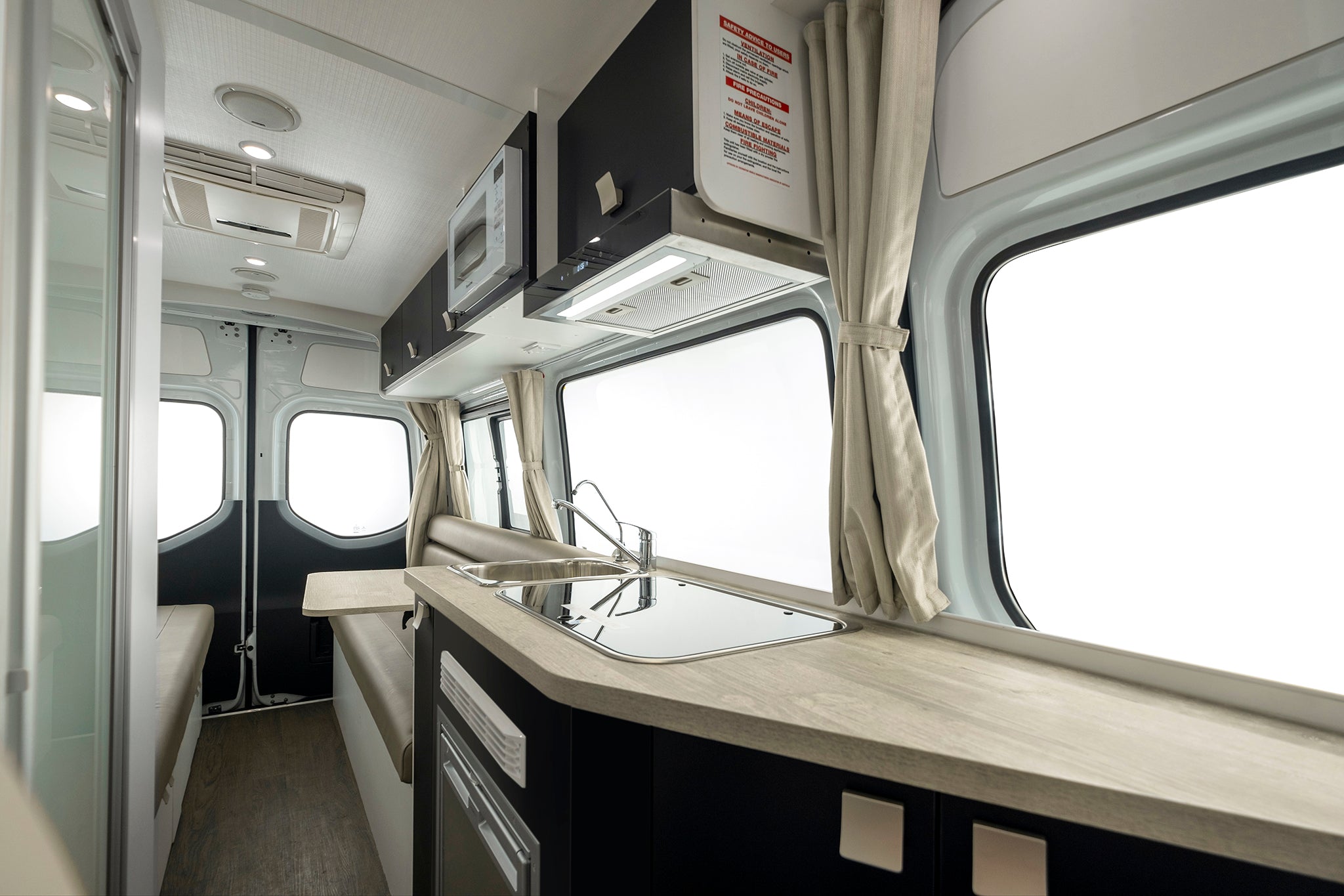 WINNEBAGO BONDI 4S