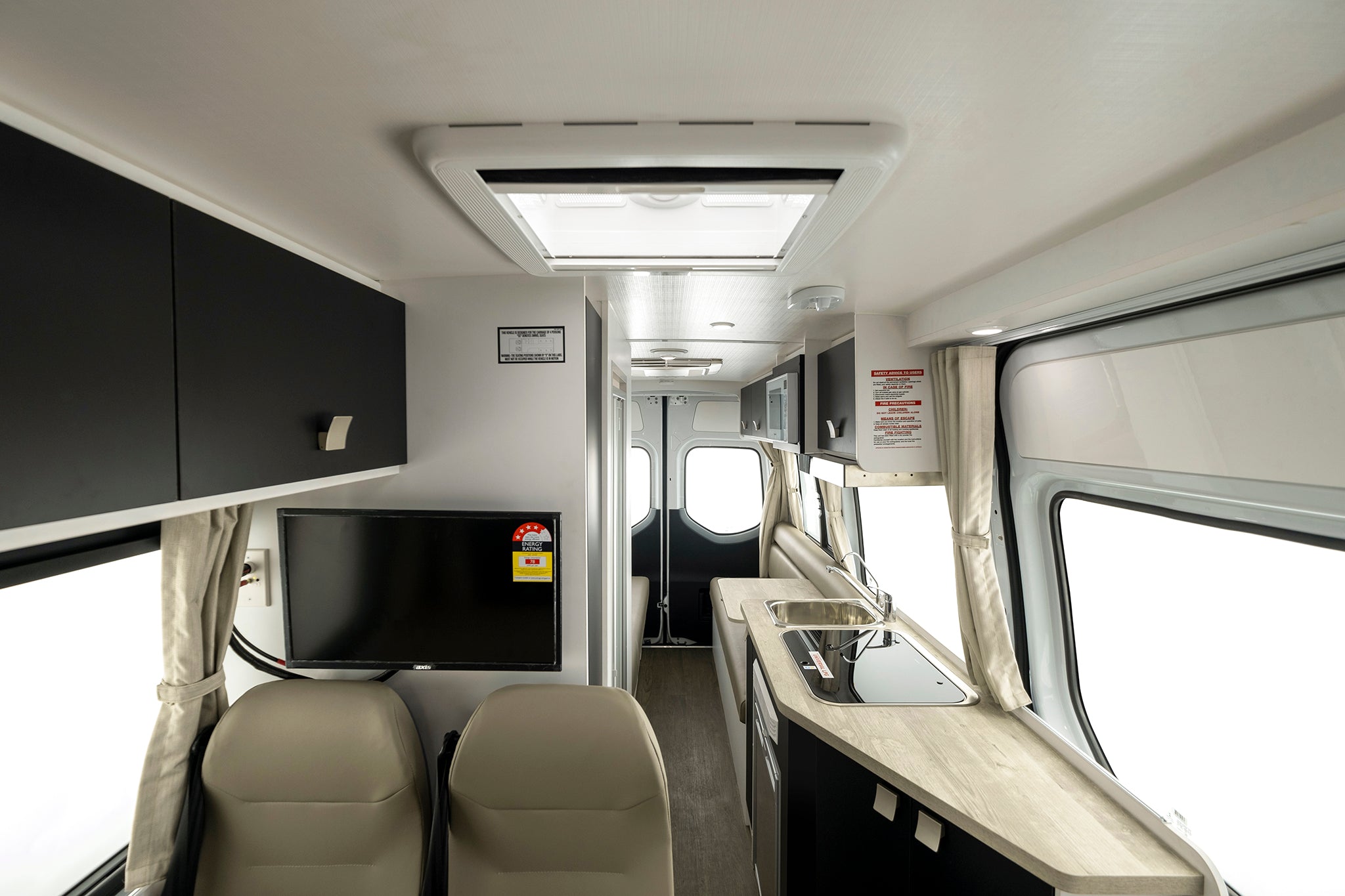 WINNEBAGO BONDI 4S